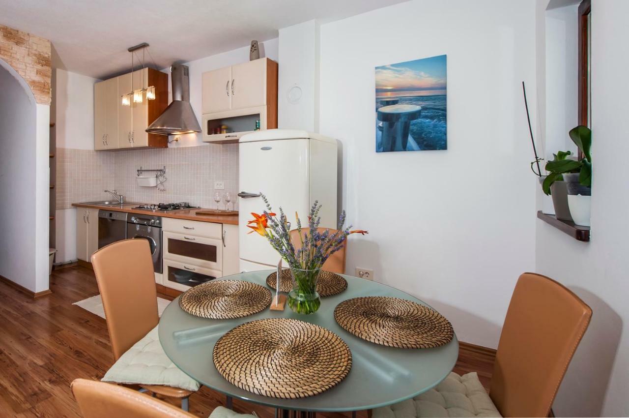 Apartment Thalassa Rovinj Exterior photo
