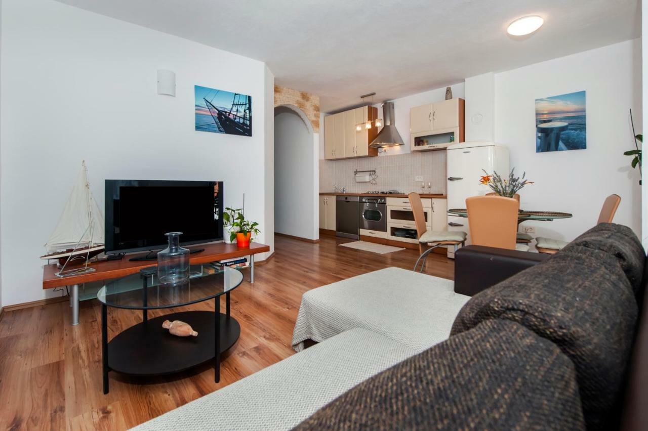 Apartment Thalassa Rovinj Exterior photo
